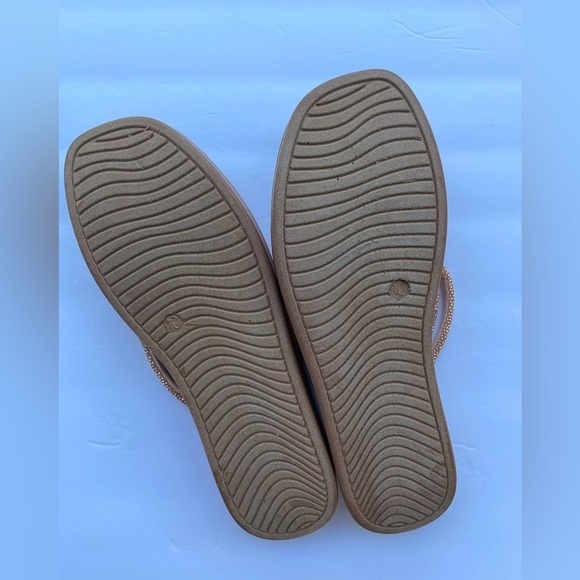 Women’s size 10 cushionaire memory foam sandals. - Picture 3 of 5